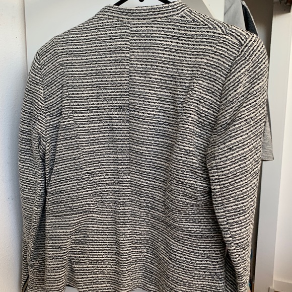 Blazer - Picture 3 of 3